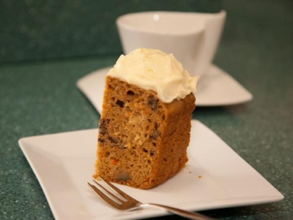 Carrot & pineapple cake * photo
