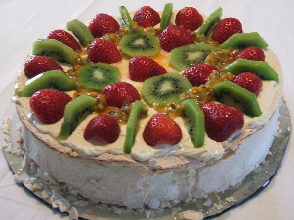 Classic Australian Pavlova Recipe: Crisp Outside, Soft Inside photo