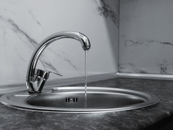 How to Unblock a Kitchen Sink Drain photo