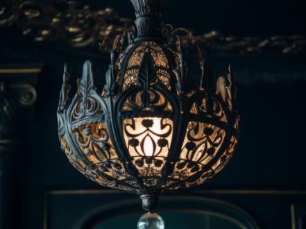 Vintage Bathroom Lighting That Actually Works photo